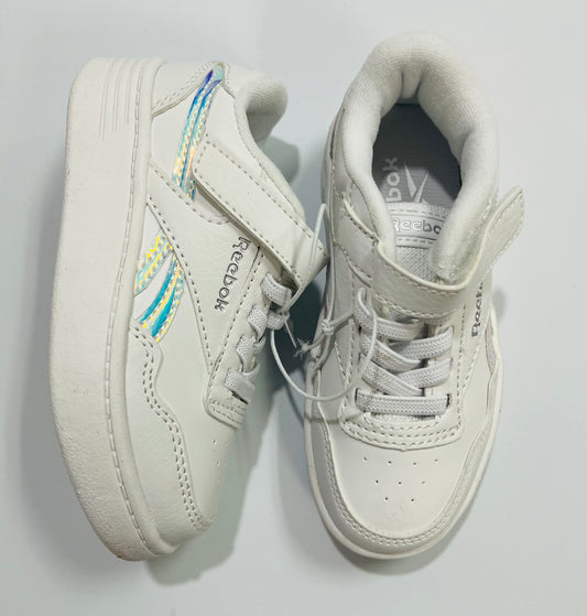 Tenis blancos Reebok niño pegatina