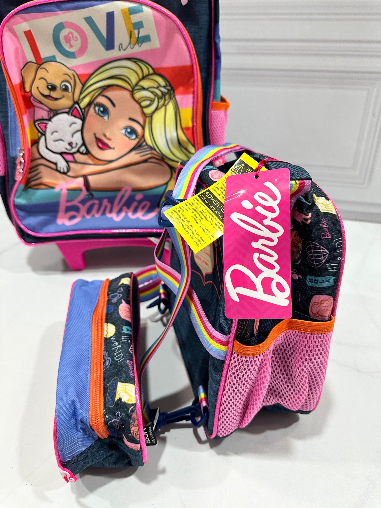 Mochila con ruedas, Lonchera y cartuchera Barbie