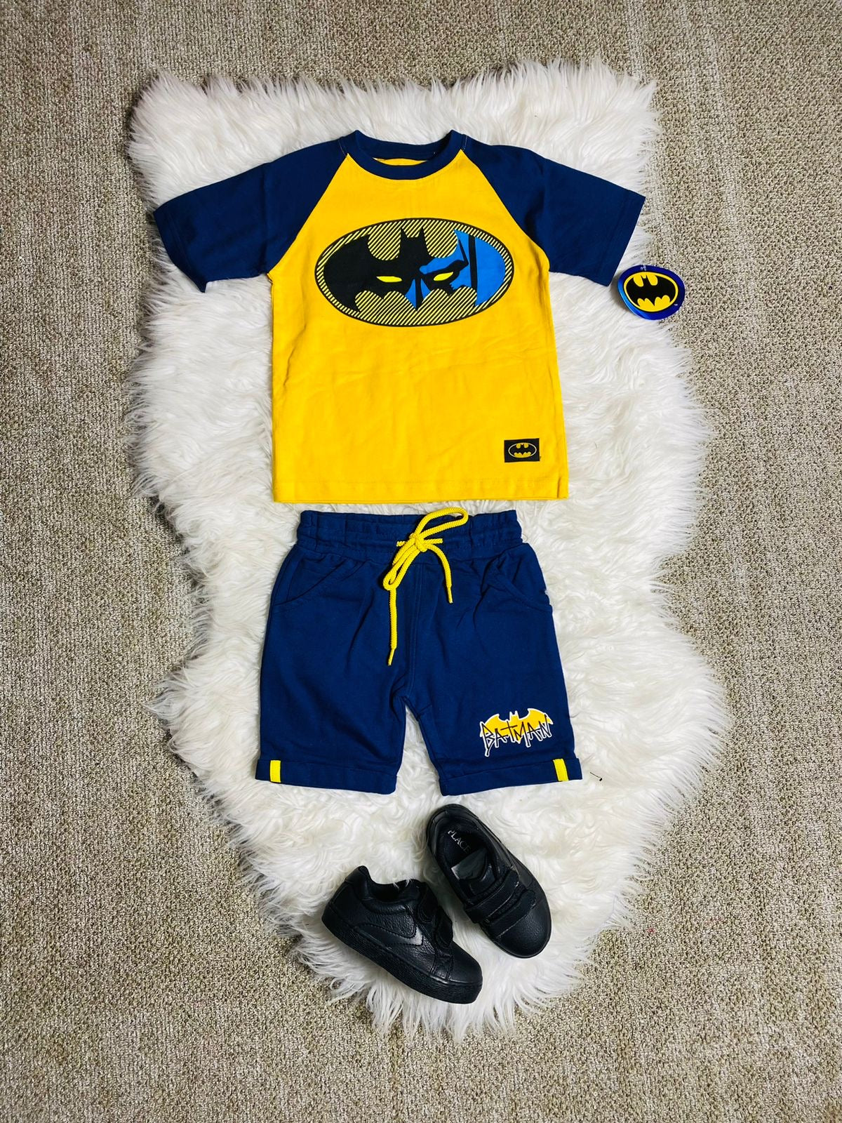 Set 2 piezas short camisa amarilla batman niño