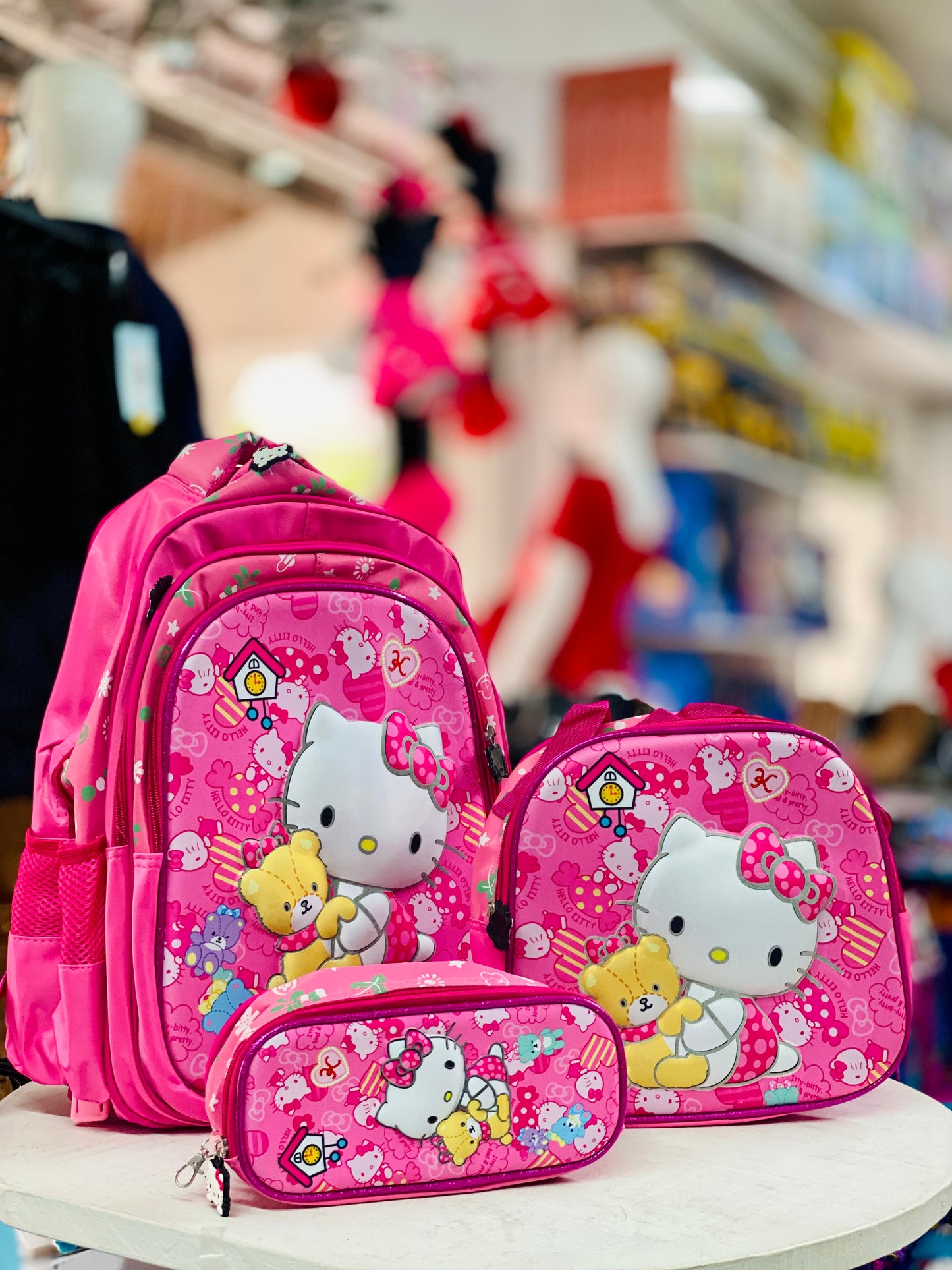 Mochila en Set Oso Hello Kitty “17” pulgadas lonchera y lapicera