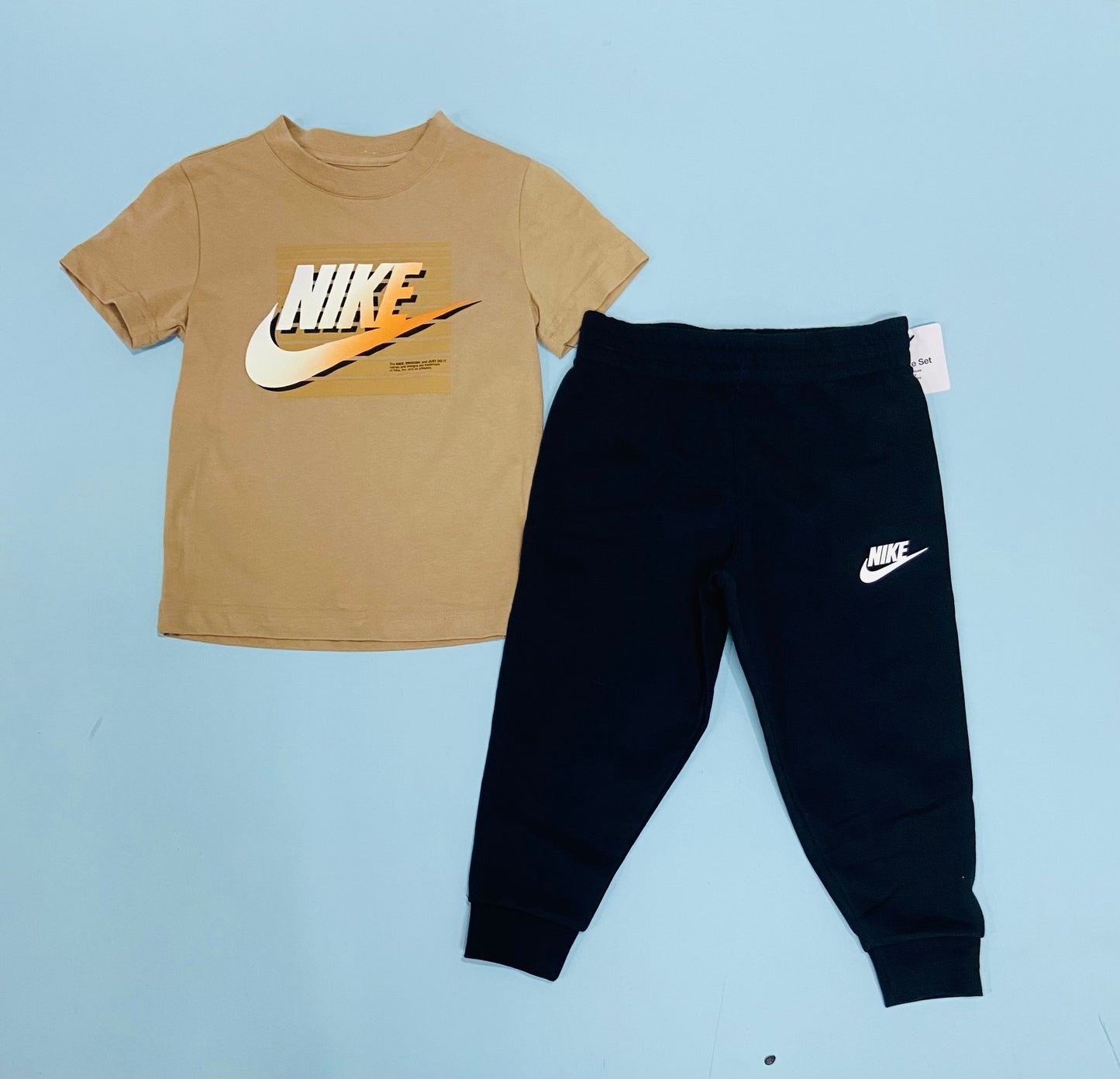 Set 2 piezas jogger y camisa Nike Niño