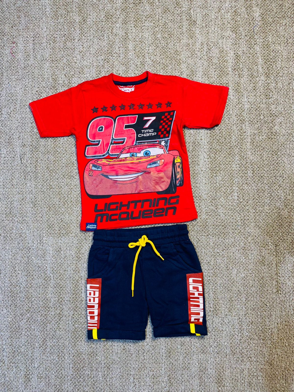 Set 2 piezas cars short azul camisa roja niño