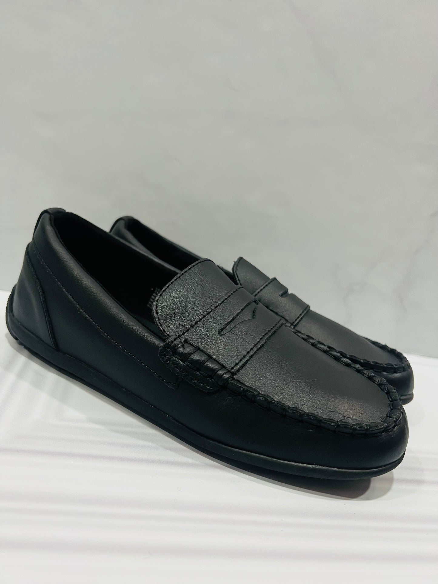 Zapato mocasines negros niño Steve Madden