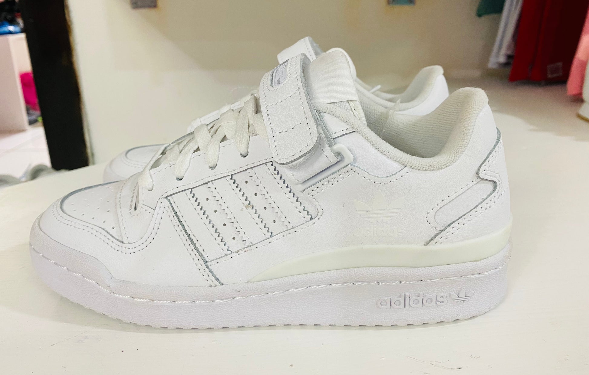 Tenis blancos adidas ni a Ni o unisex Kima Shop HN