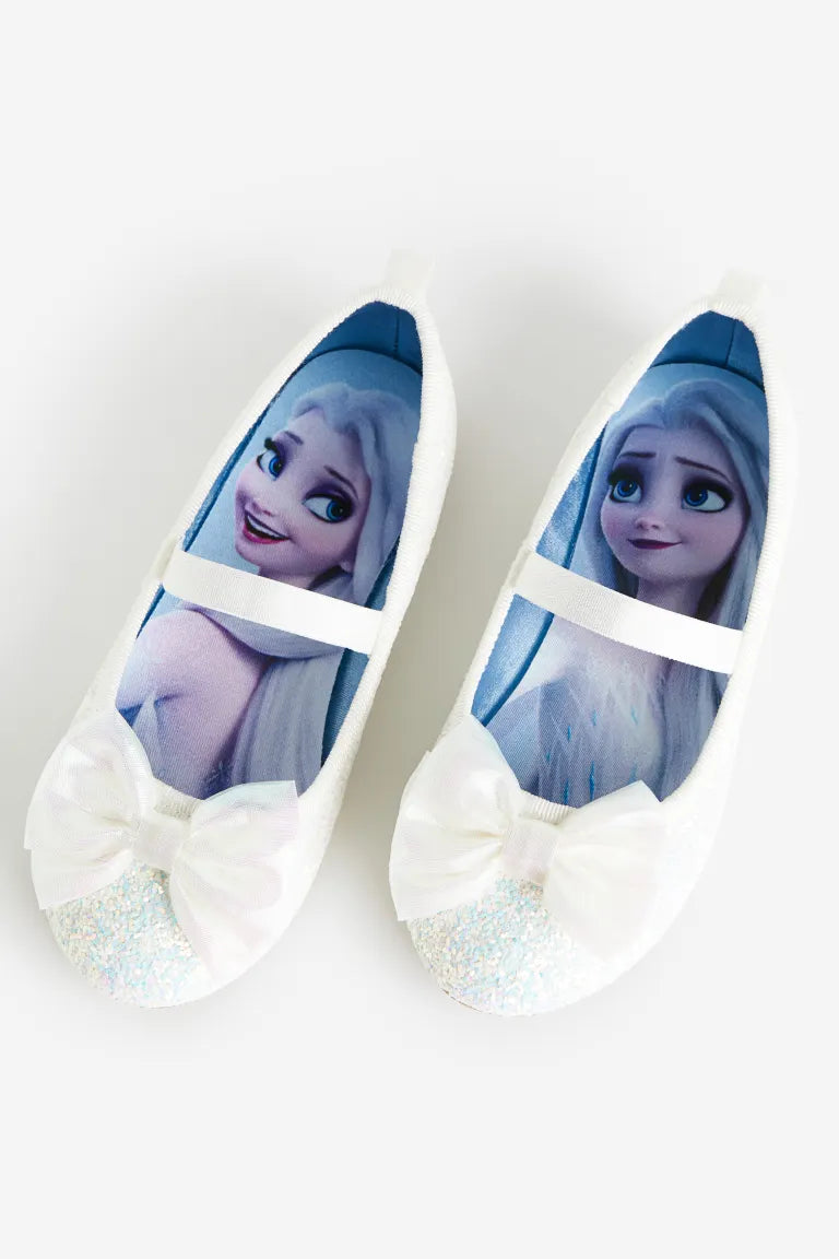 Zapatillas blancas frozen h&m niña chongo cinta mantequilla