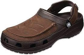 Crocs adulto café cuero