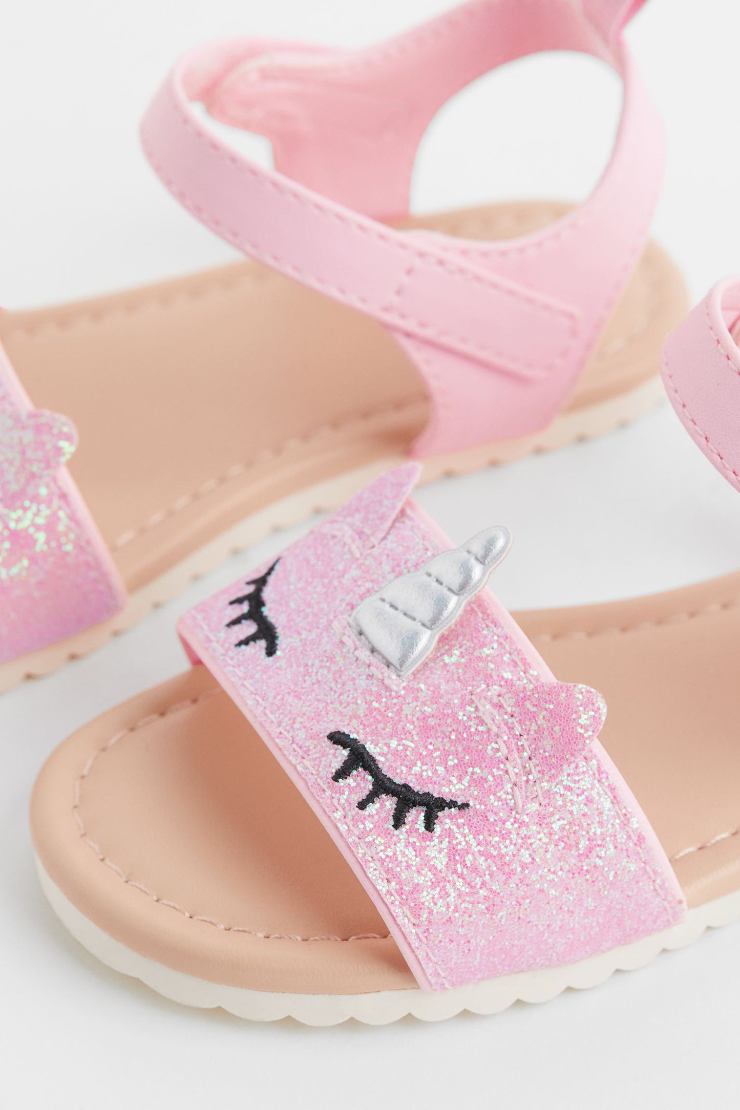 Sandalias H&M niña unicornio