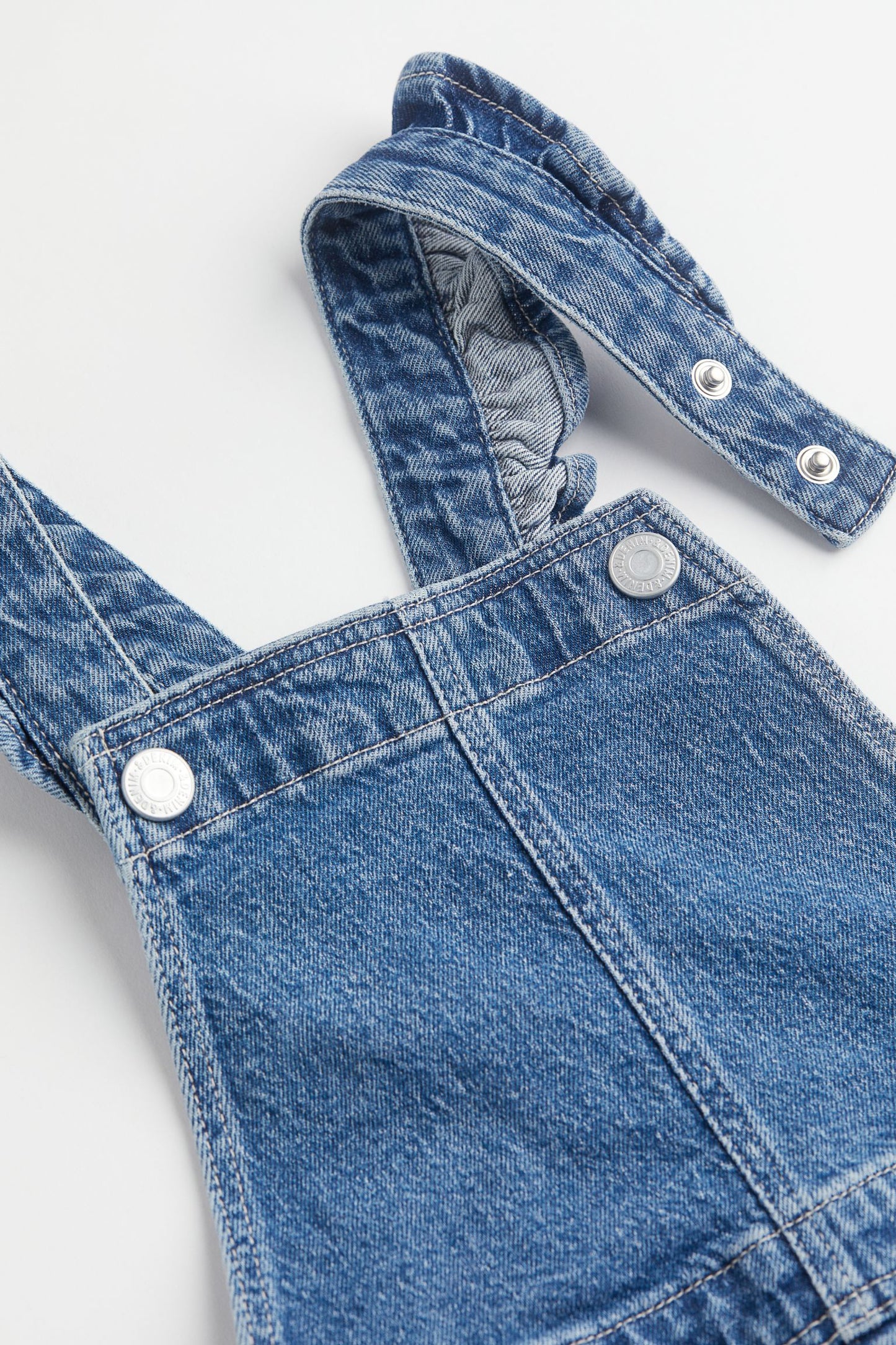 Overall shortall jeans niña H&M 7917