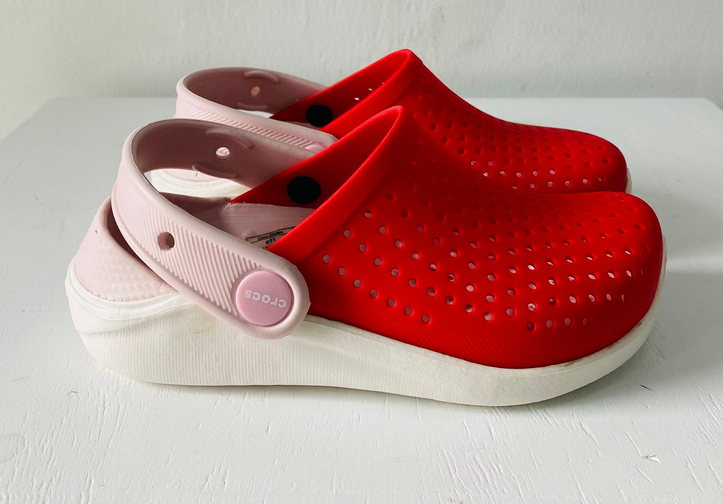 Crocs roja rosada fucsia niña