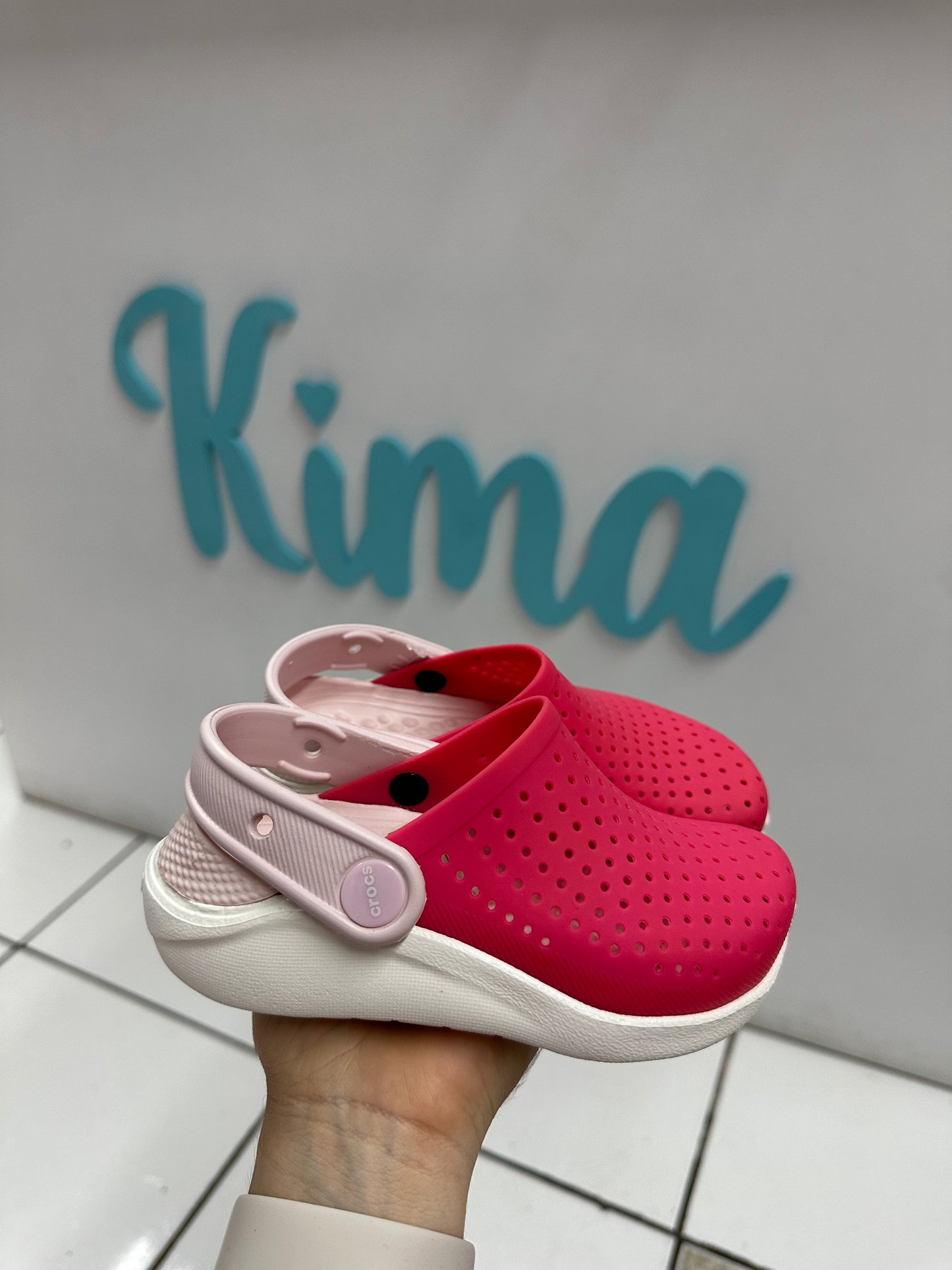 Crocs roja rosada fucsia niña