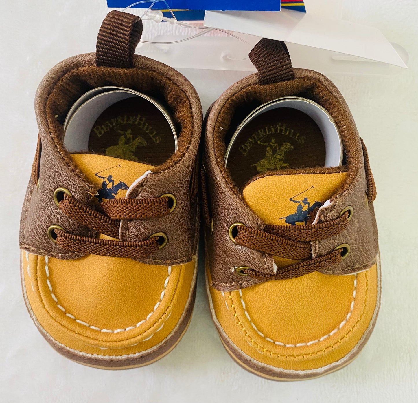 Zapato polo cafe amarillo bebé
